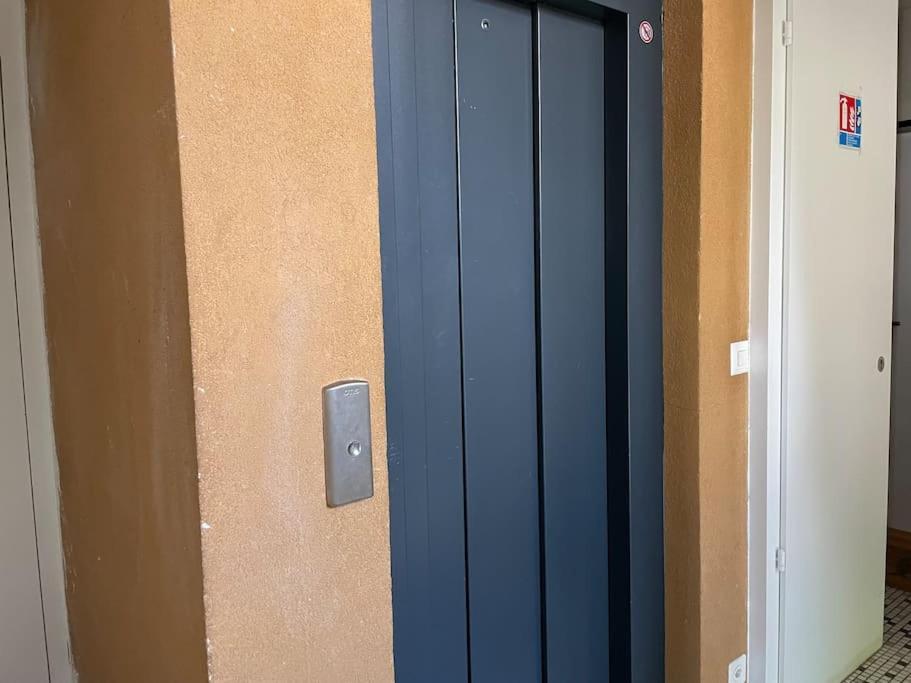 Studio Proche De La Gare ! Appartement Lausanne Buitenkant foto