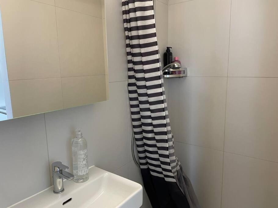 Studio Proche De La Gare ! Appartement Lausanne Buitenkant foto
