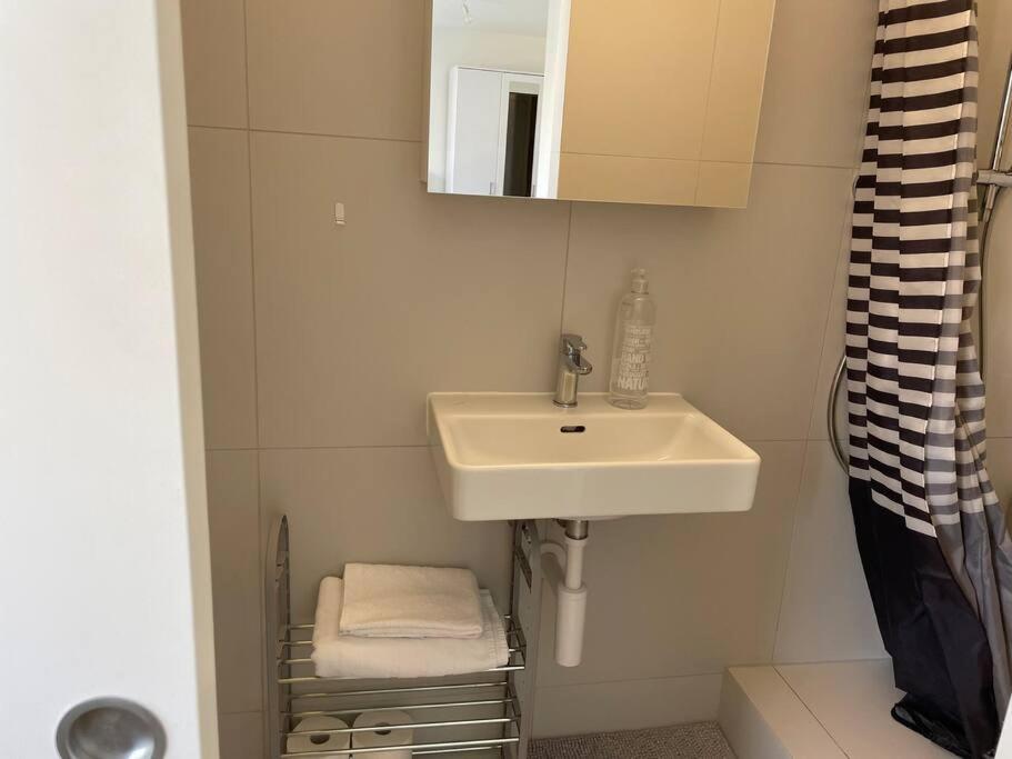 Studio Proche De La Gare ! Appartement Lausanne Buitenkant foto